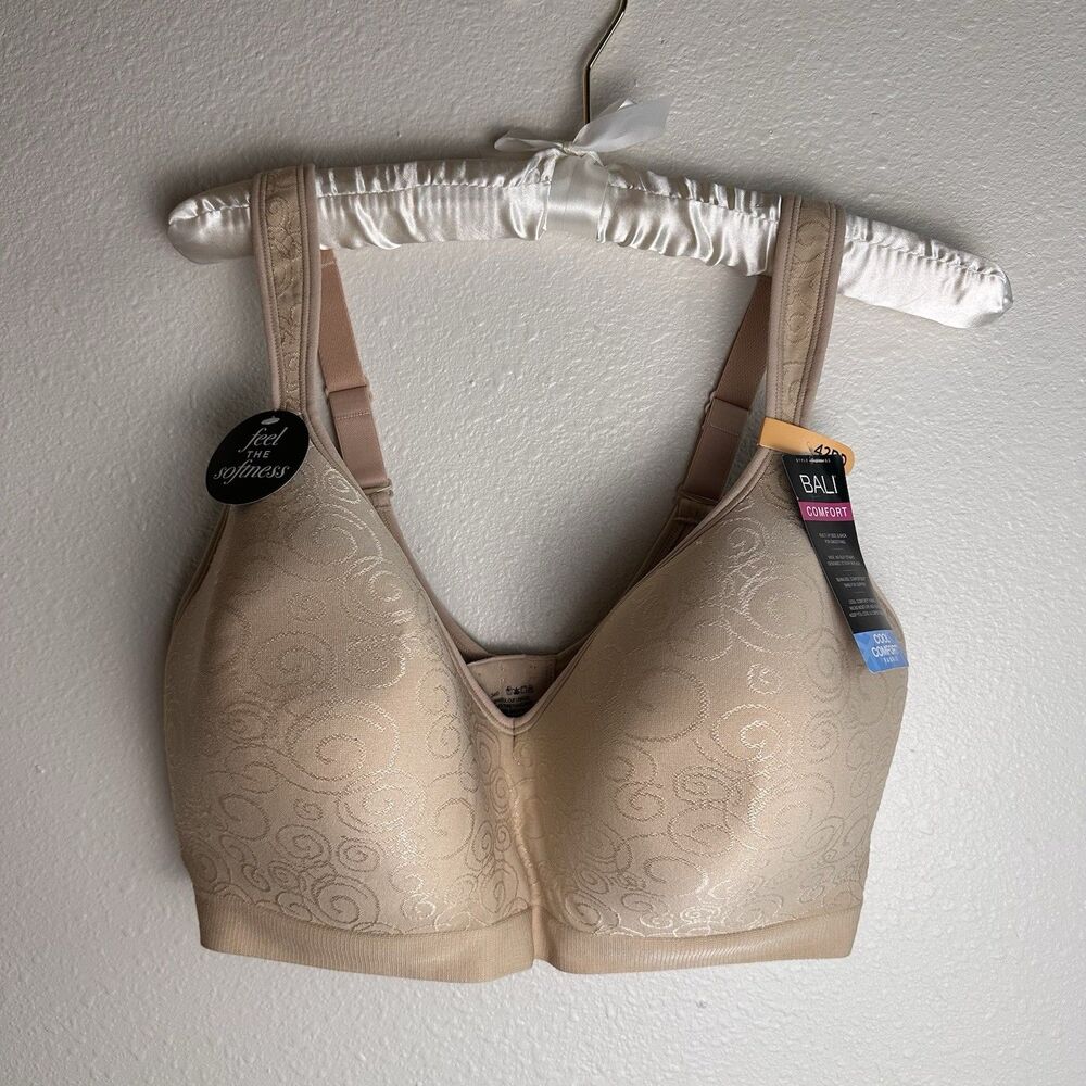 Bali Comfort Revolution Wireless Bra 42DD Nude Seamless Comfort NWT Style DF3463